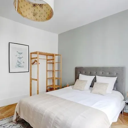 3br In Near Louvre Apartmán *